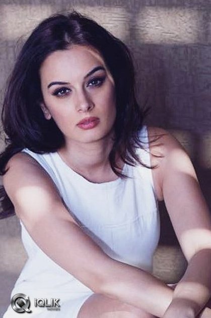 Evelyn-Sharma